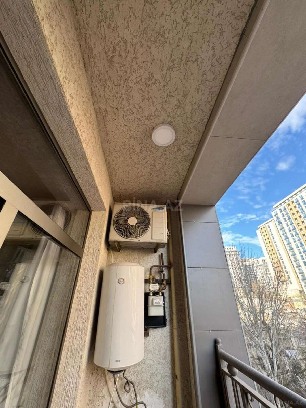 Kirayə verilir 2 otaqlı mənzil 85 m²