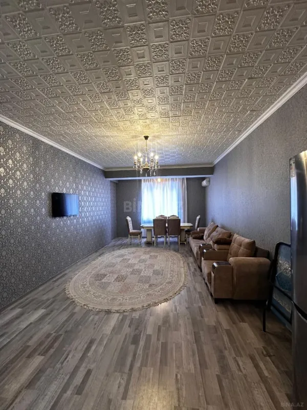 Kirayə verilir 2 otaqlı mənzil 85 m²