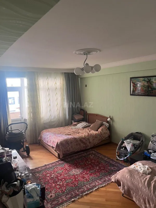Satılır 3 otaqlı mənzil 106 m²