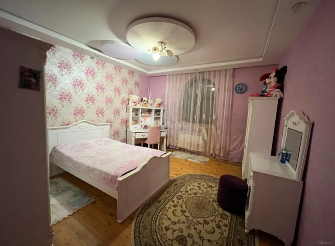 Satılır 7 otaqlı həyət evi 500 m²