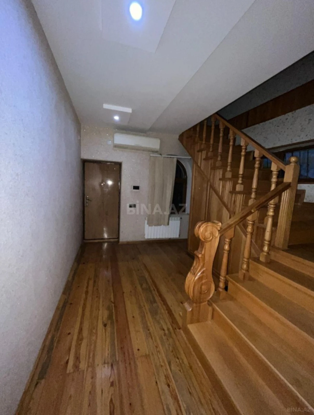 Satılır 7 otaqlı həyət evi 500 m²