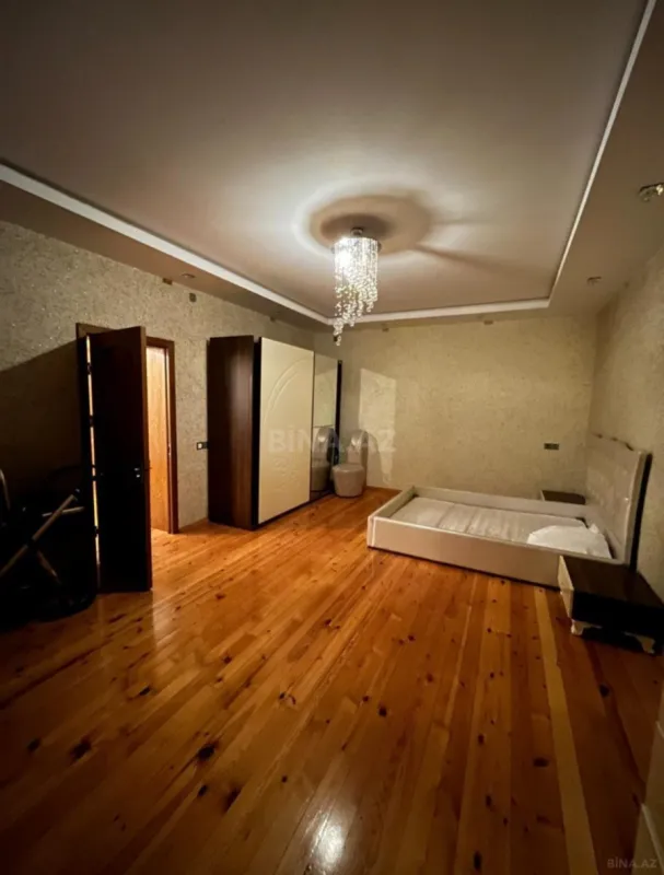 Satılır 7 otaqlı həyət evi 500 m²