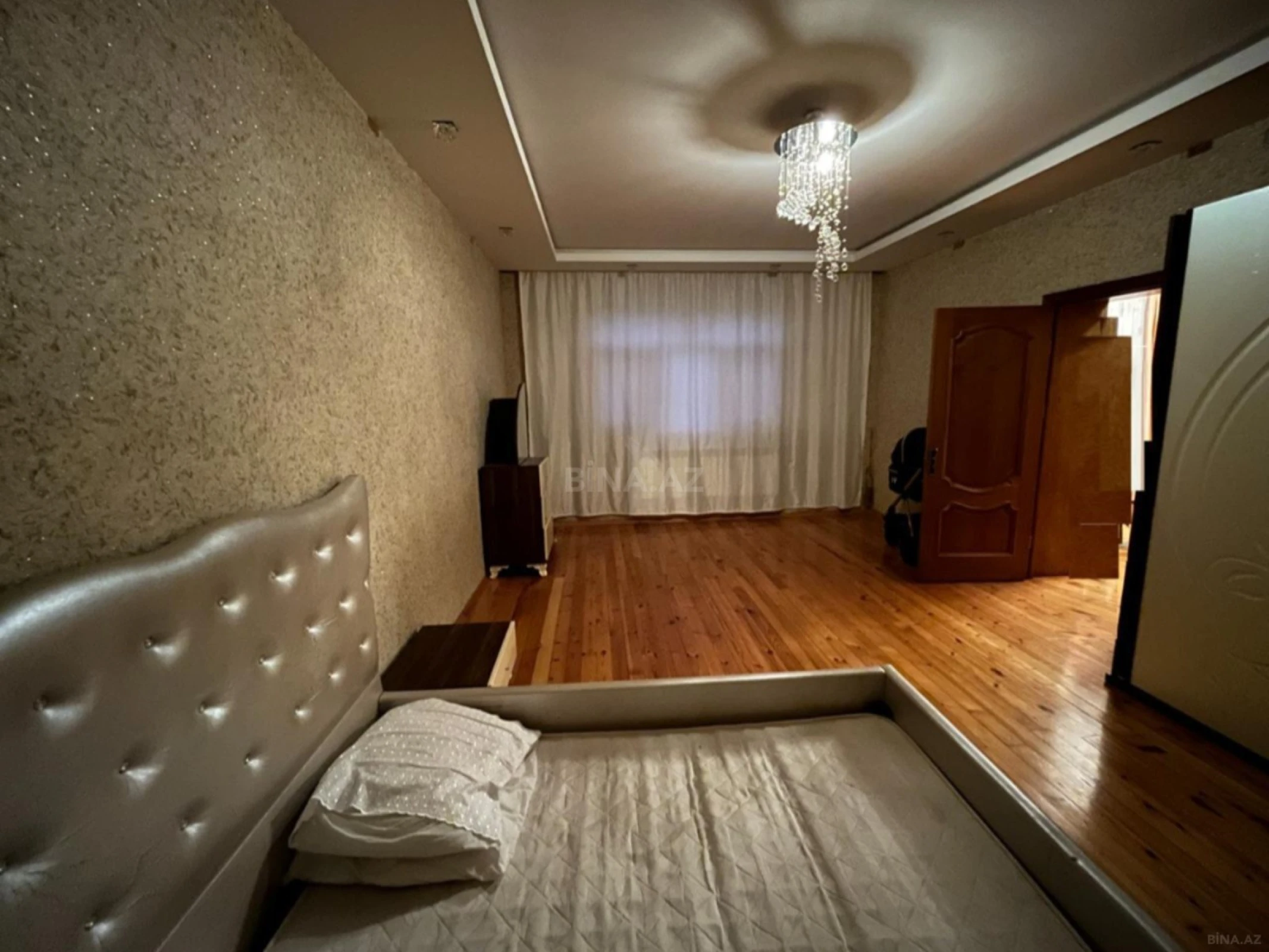 Satılır 7 otaqlı həyət evi 500 m²