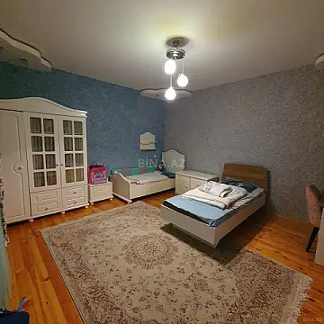 Satılır 7 otaqlı həyət evi 500 m²