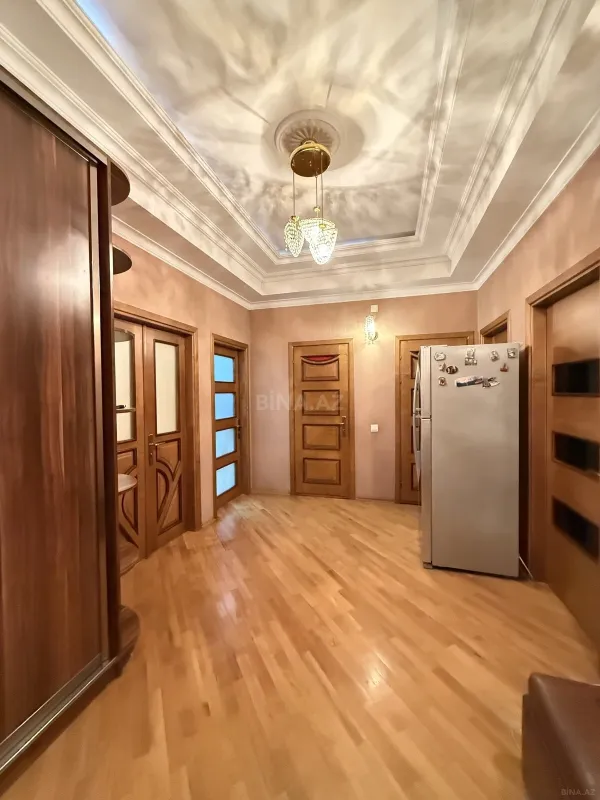 Satılır 3 otaqlı mənzil 110 m²