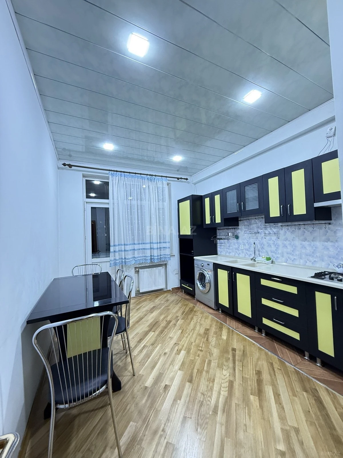 Satılır 3 otaqlı mənzil 110 m²