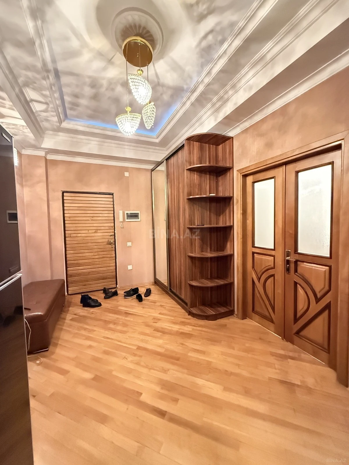 Satılır 3 otaqlı mənzil 110 m²