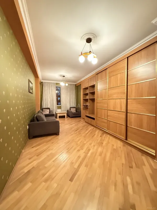 Satılır 3 otaqlı mənzil 110 m²