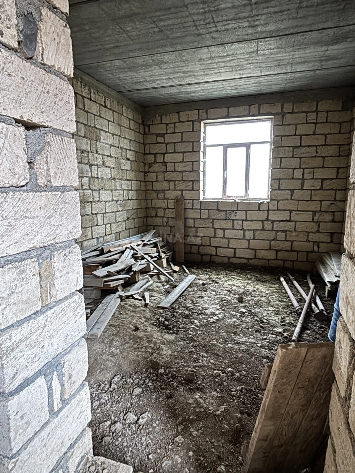 Satılır 8 otaqlı həyət evi 178.9 m²