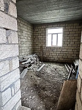 Satılır 8 otaqlı həyət evi 178.9 m²