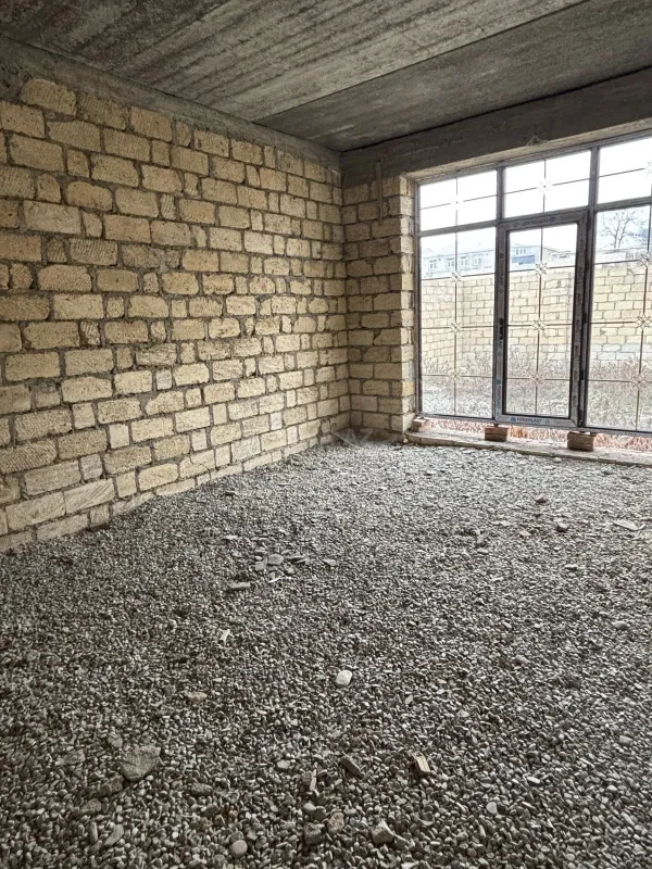Satılır 8 otaqlı həyət evi 178.9 m²