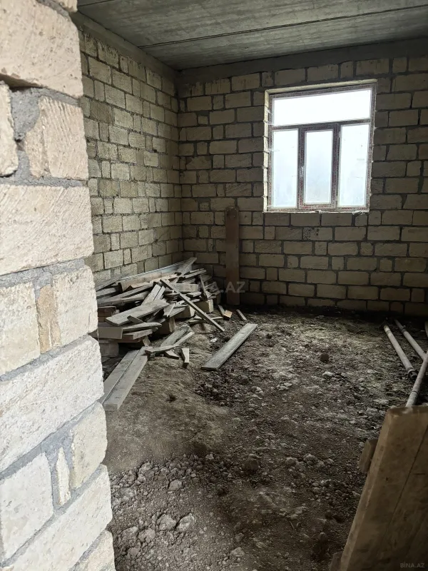 Satılır 8 otaqlı həyət evi 178.9 m²