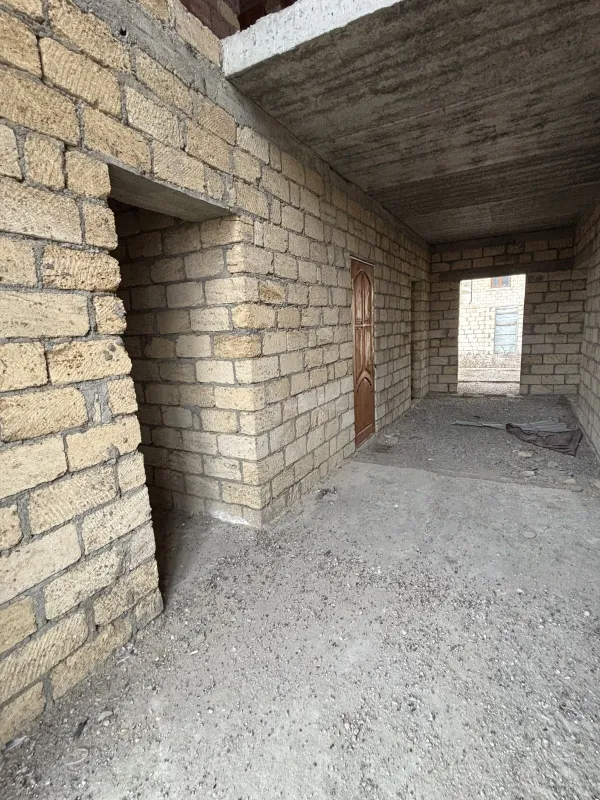 Satılır 8 otaqlı həyət evi 178.9 m²