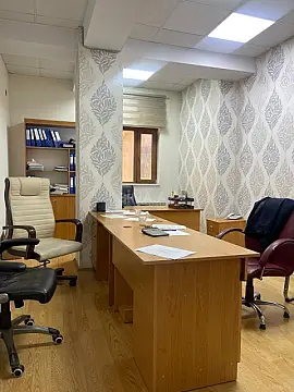 Kirayə verilir 7 otaqlı mənzil 220 m²