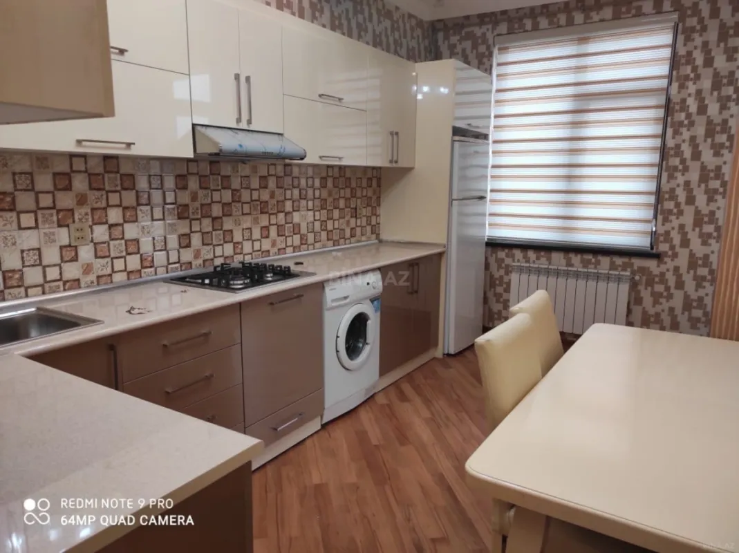 Kirayə verilir 2 otaqlı mənzil 75 m²