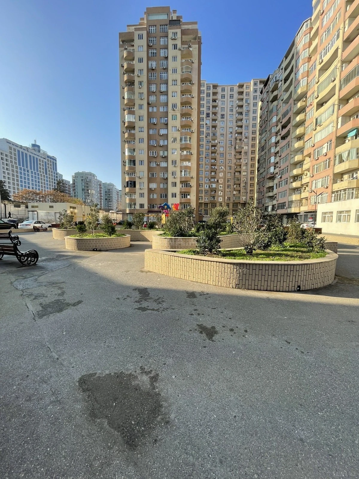 Satılır 2 otaqlı mənzil 90 m²