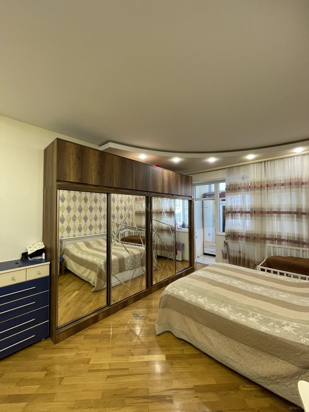 Satılır 2 otaqlı mənzil 90 m²