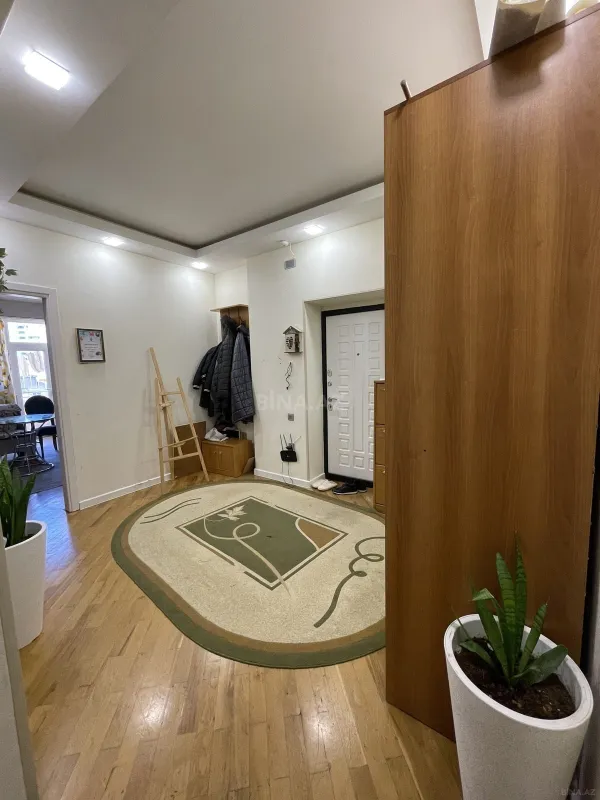 Satılır 2 otaqlı mənzil 90 m²