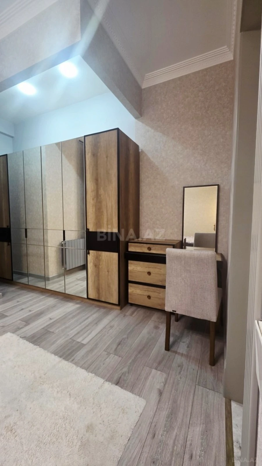 Kirayə verilir 2 otaqlı mənzil 100 m²