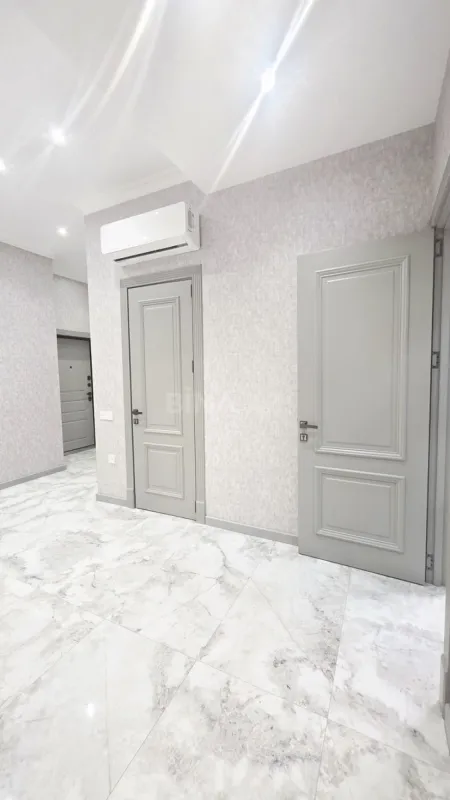Kirayə verilir 2 otaqlı mənzil 100 m²