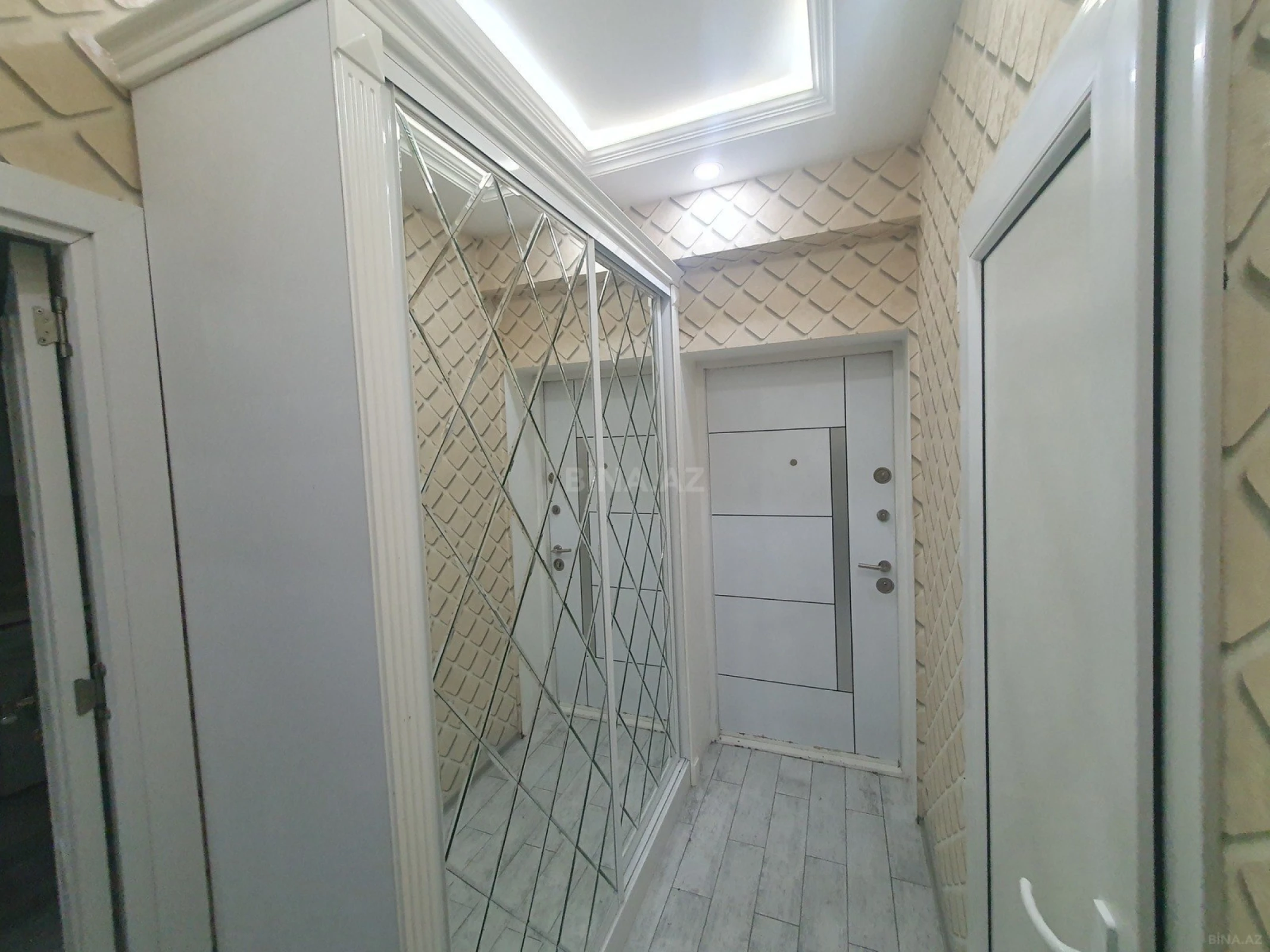Kirayə verilir 2 otaqlı mənzil 55 m²
