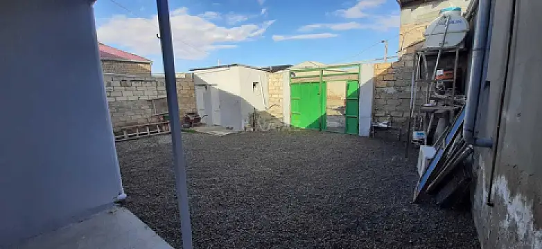 Satılır 4 otaqlı həyət evi 90 m²