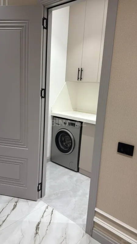 Kirayə verilir 3 otaqlı mənzil 135 m²