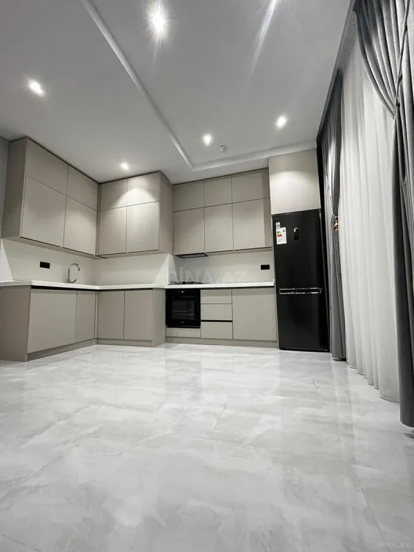 Kirayə verilir 3 otaqlı mənzil 135 m²