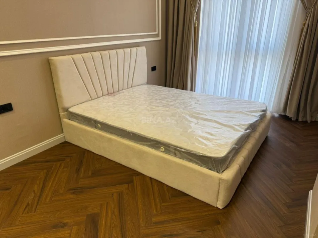 Kirayə verilir 3 otaqlı mənzil 135 m²