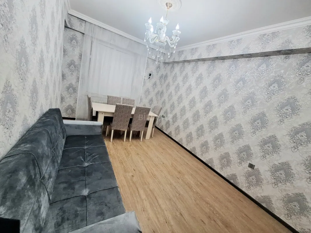 Kirayə verilir 2 otaqlı mənzil 62 m²