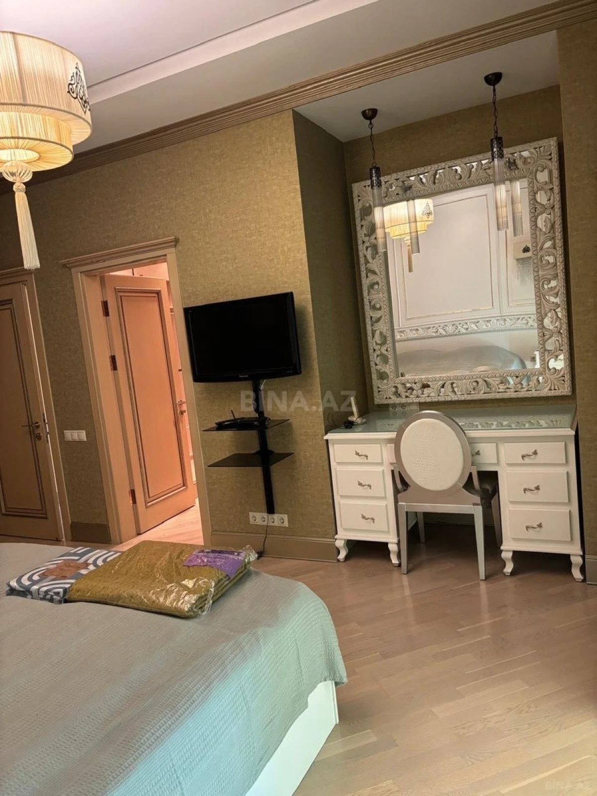 Kirayə verilir 3 otaqlı mənzil 180 m²