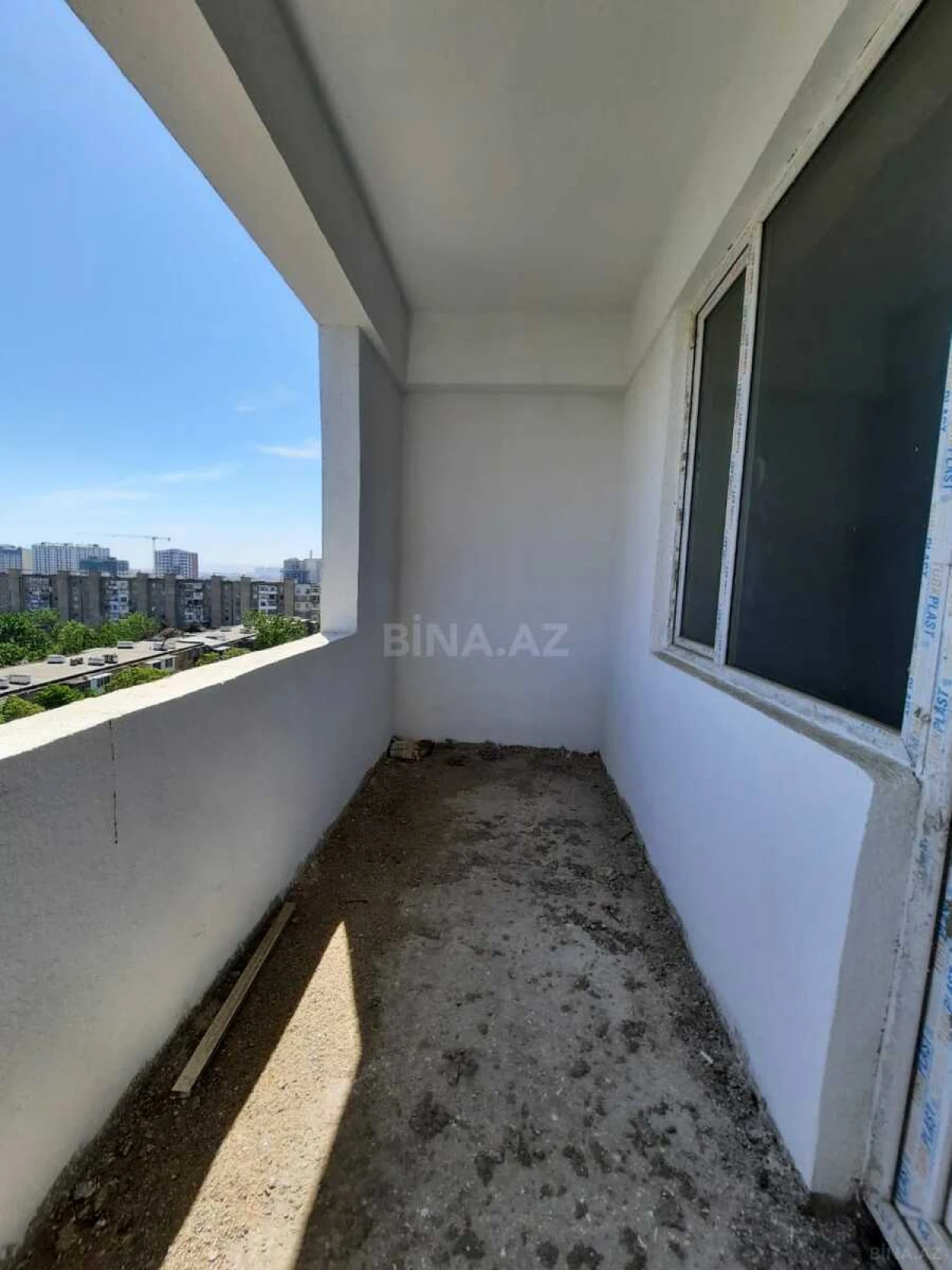 Satılır 3 otaqlı mənzil 136 m²