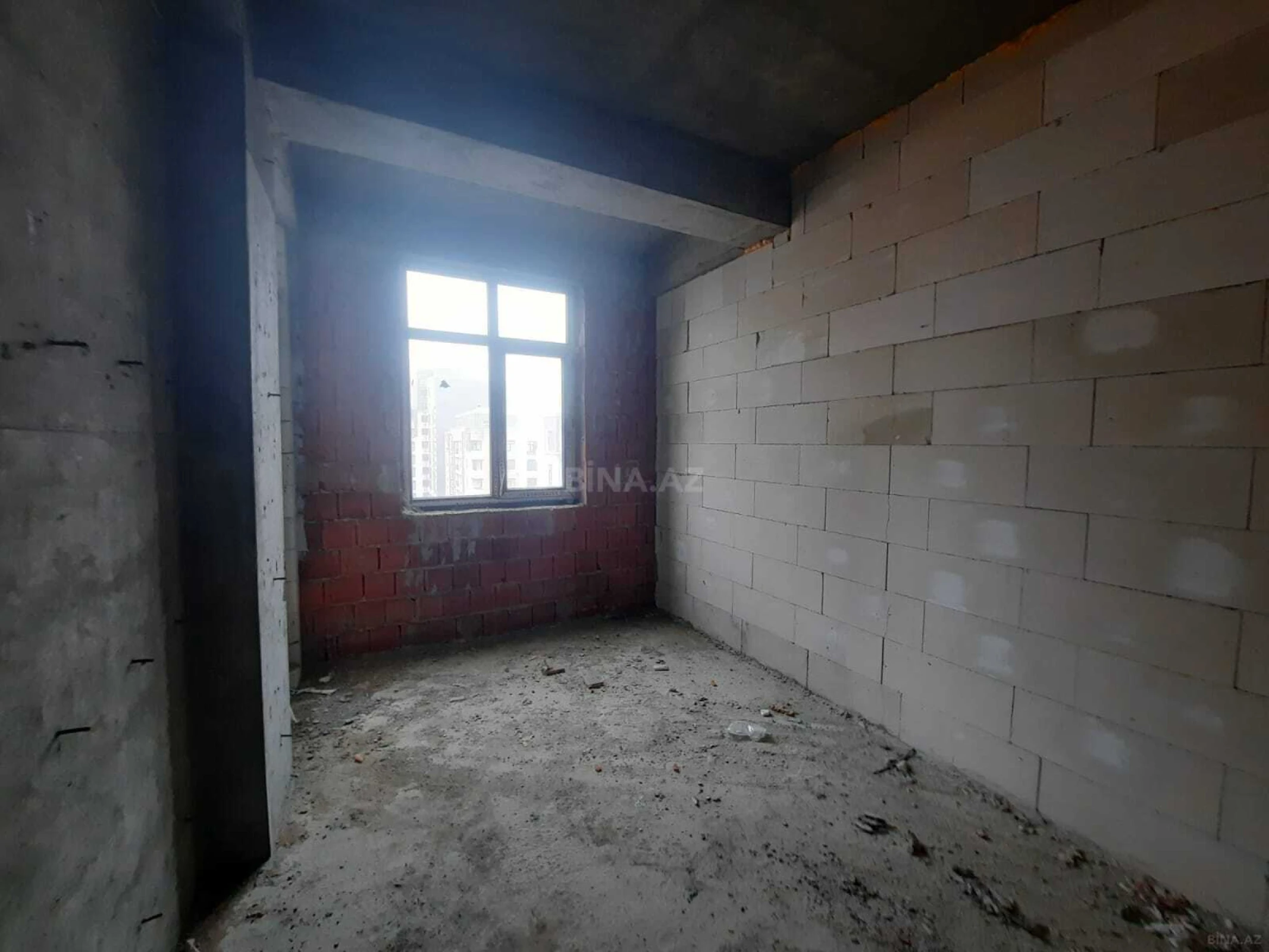 Satılır 3 otaqlı mənzil 136 m²