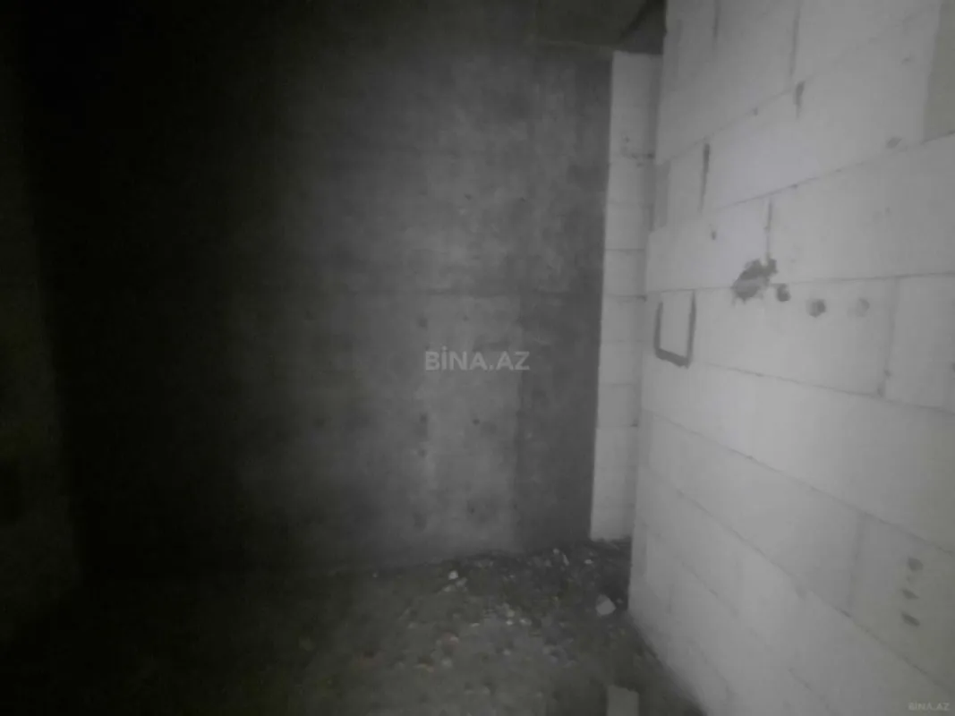 Satılır 3 otaqlı mənzil 136 m²