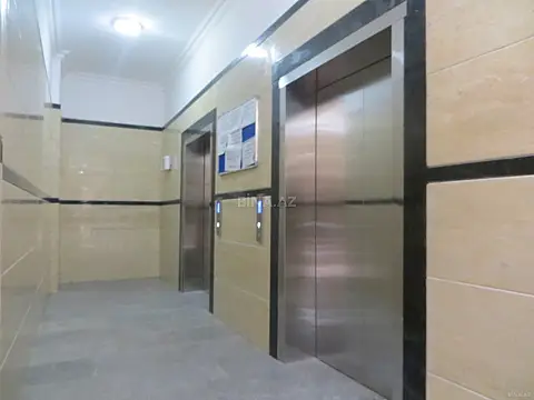 Satılır 3 otaqlı mənzil 136 m²