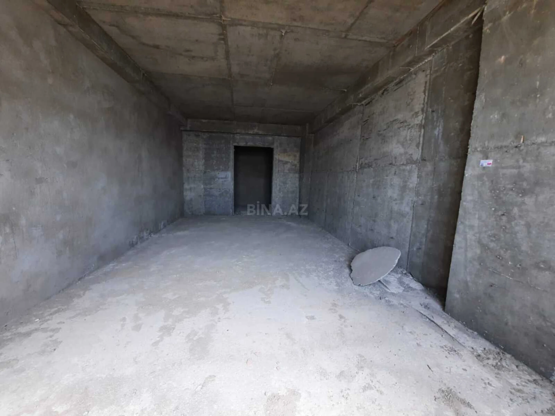 Satılır 3 otaqlı mənzil 136 m²