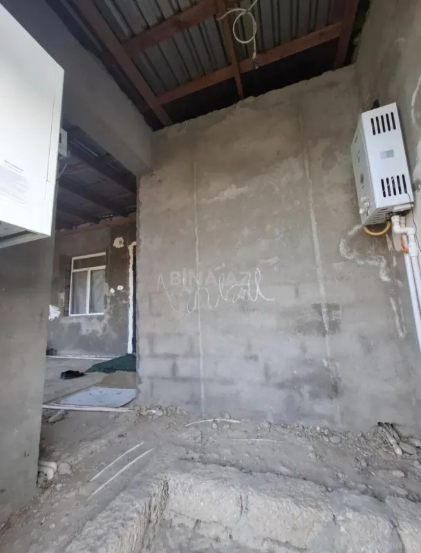 Satılır 4 otaqlı həyət evi 140 m²