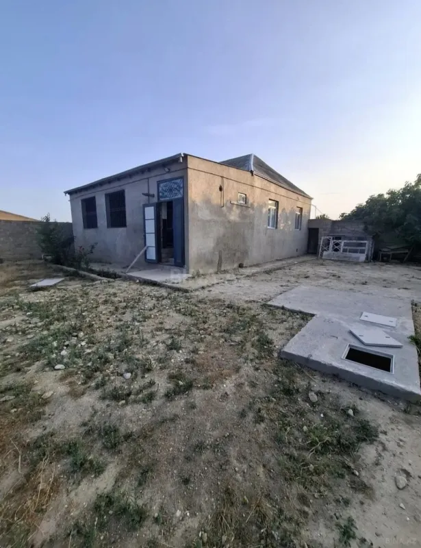 Satılır 4 otaqlı həyət evi 140 m²