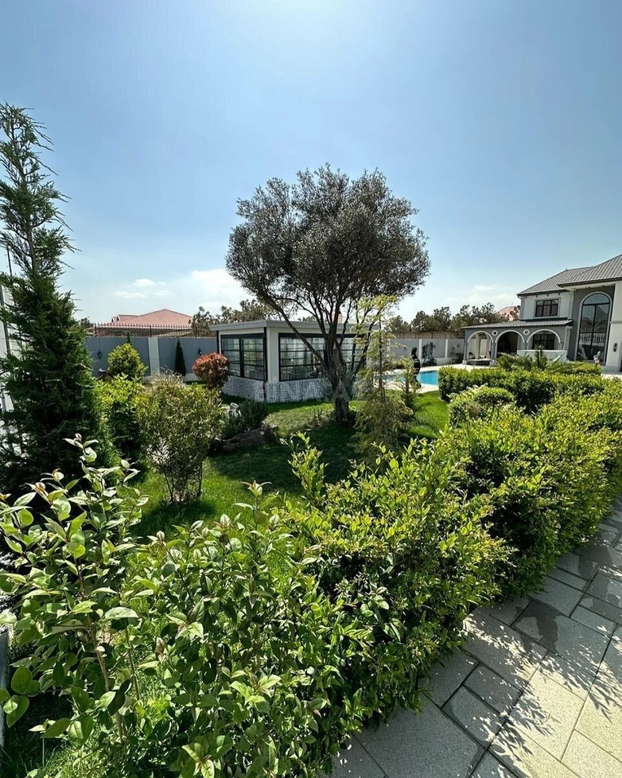 Kirayə verilir 5 otaqlı həyət evi 360 m²