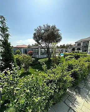 Kirayə verilir 5 otaqlı həyət evi 360 m²