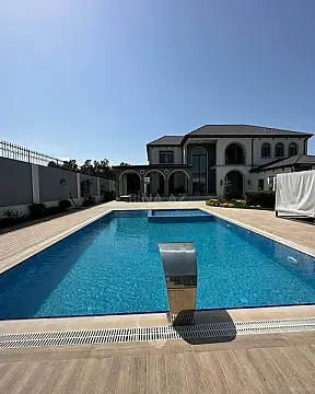 Kirayə verilir 5 otaqlı həyət evi 360 m²