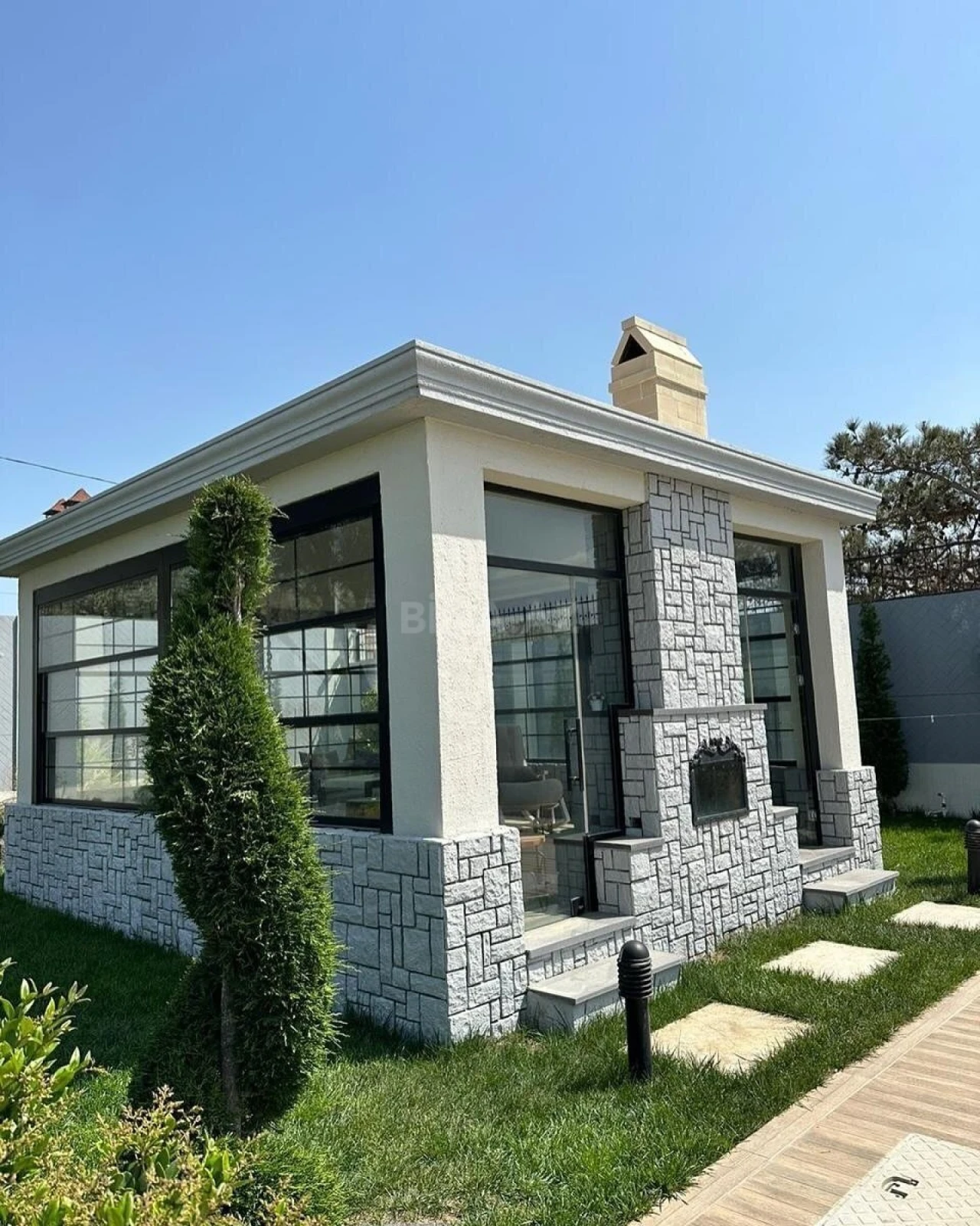 Kirayə verilir 5 otaqlı həyət evi 360 m²