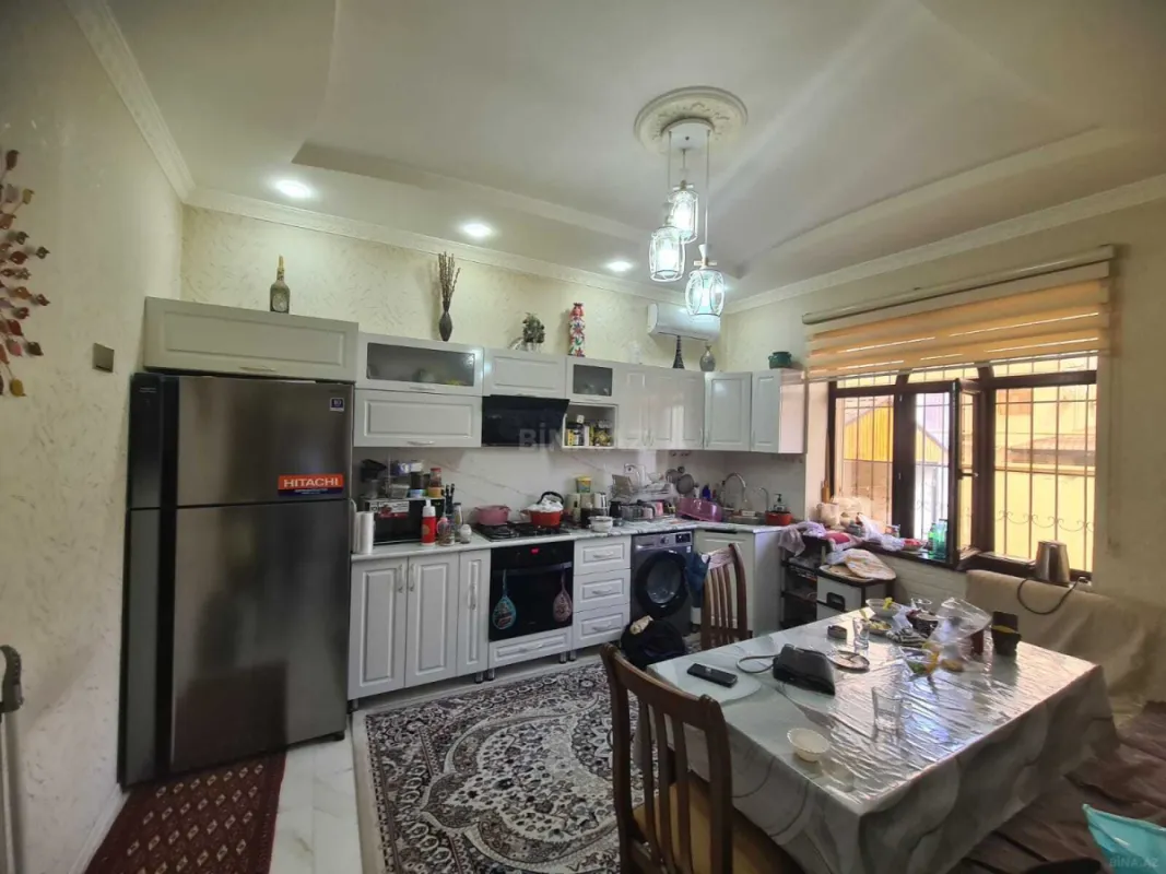 Satılır 6 otaqlı həyət evi 240 m²