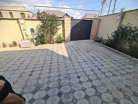 Satılır 6 otaqlı həyət evi 240 m²