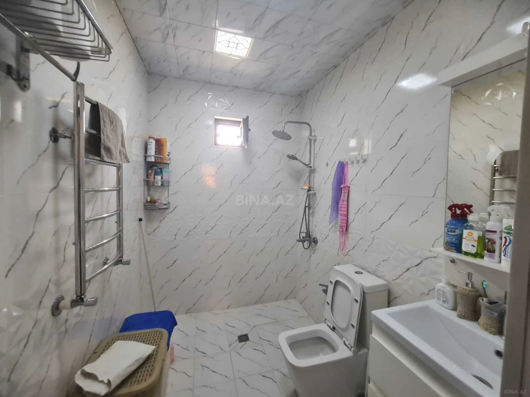 Satılır 6 otaqlı həyət evi 240 m²