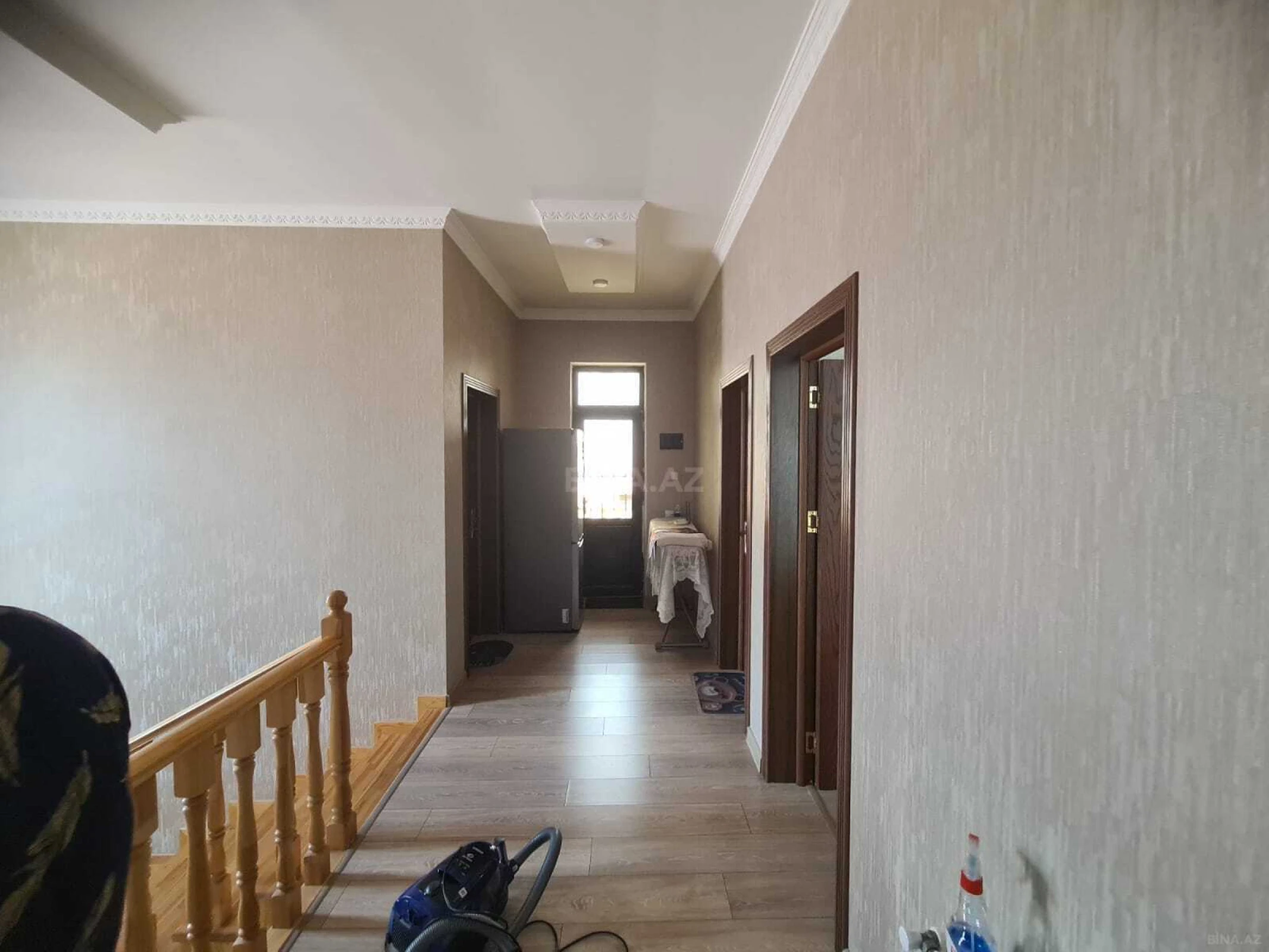 Satılır 6 otaqlı həyət evi 240 m²
