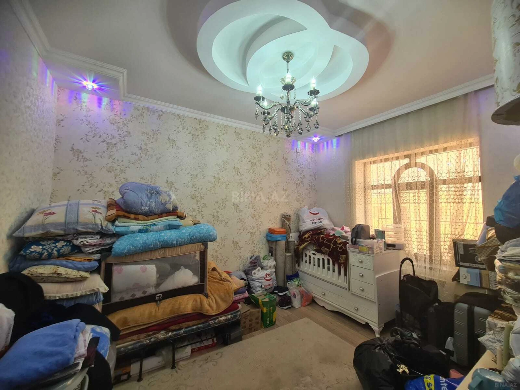 Satılır 6 otaqlı həyət evi 240 m²