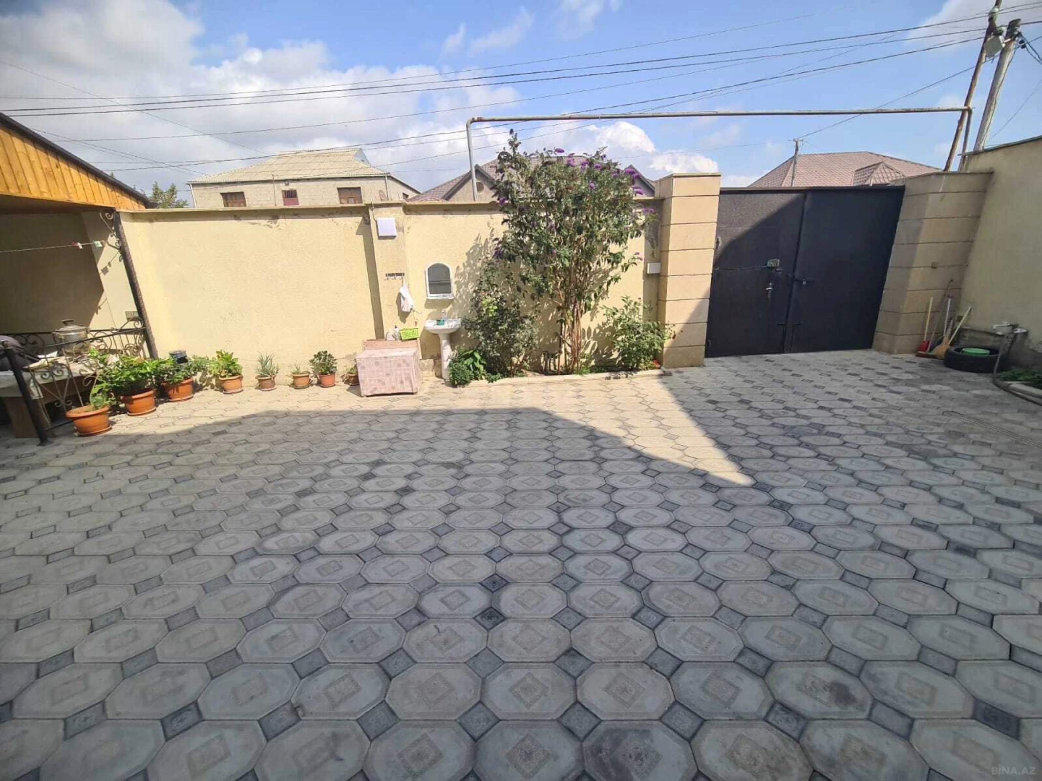 Satılır 6 otaqlı həyət evi 240 m²