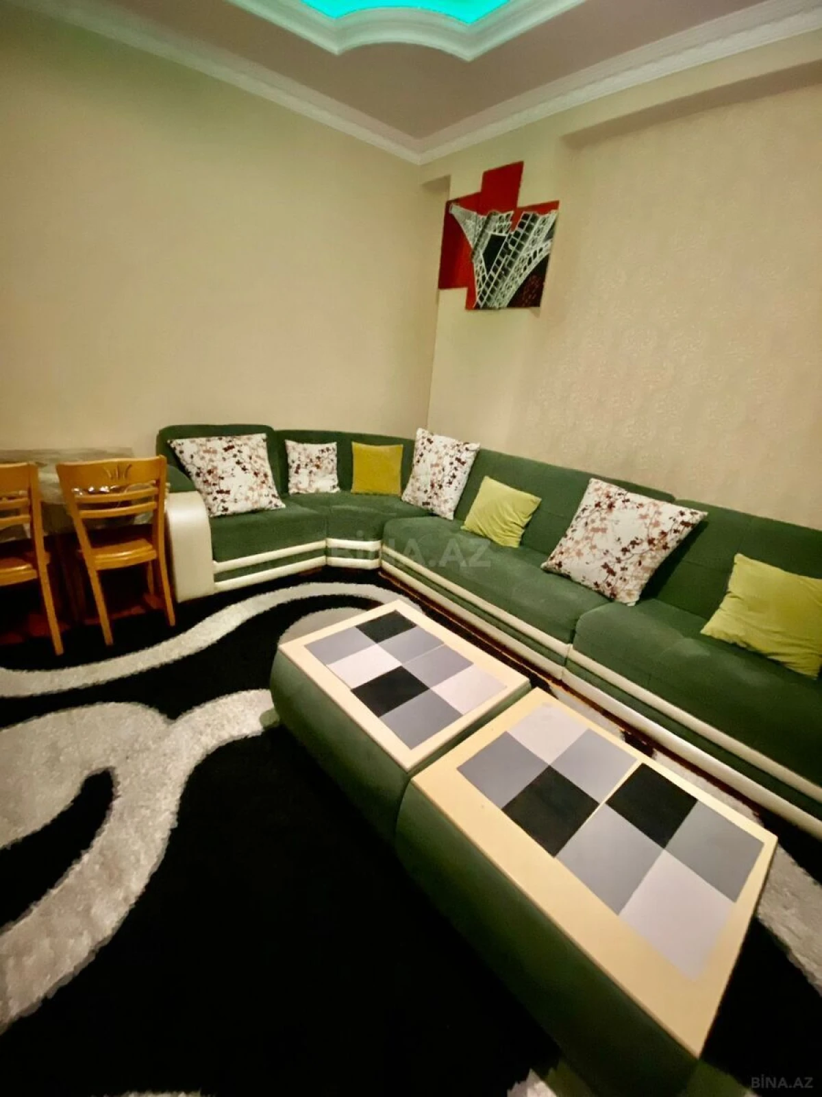 Kirayə verilir 2 otaqlı mənzil 60 m²