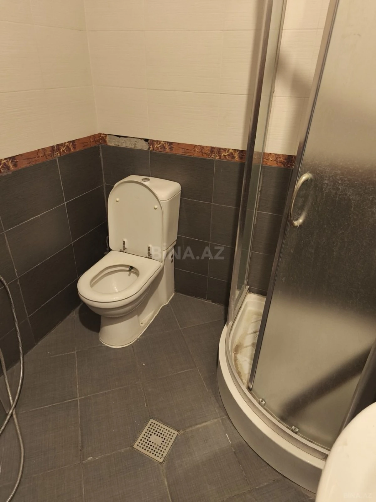 Kirayə verilir 3 otaqlı mənzil 150 m²